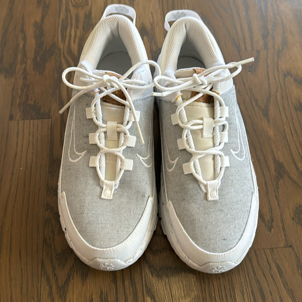 New - Nike Women’s Crater Remixa White size 8